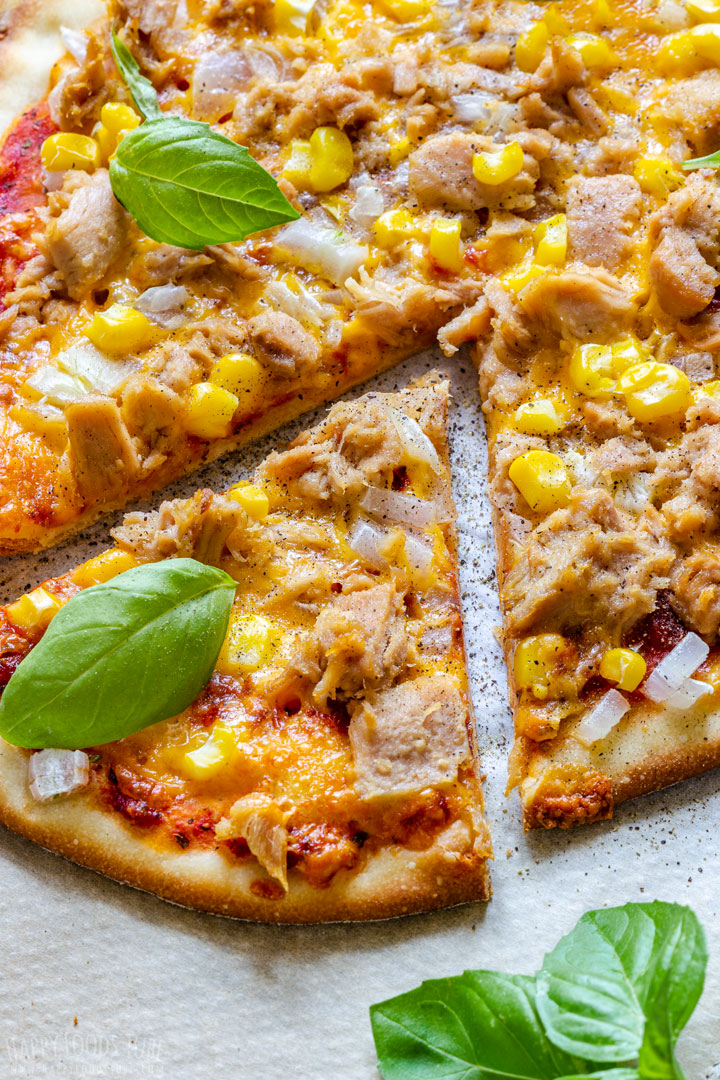 skuffet Ithaca gennemse Homemade Tuna Pizza Recipe - Happy Foods Tube