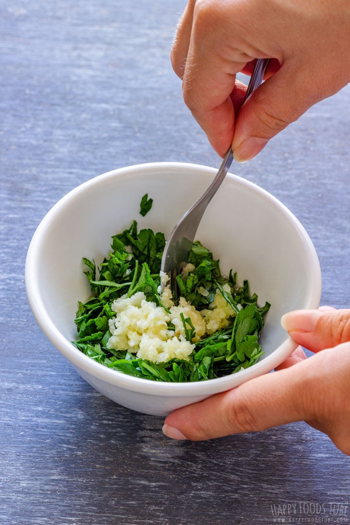 Garlic, Parsley and Olive Oil Mix for Sea Bass