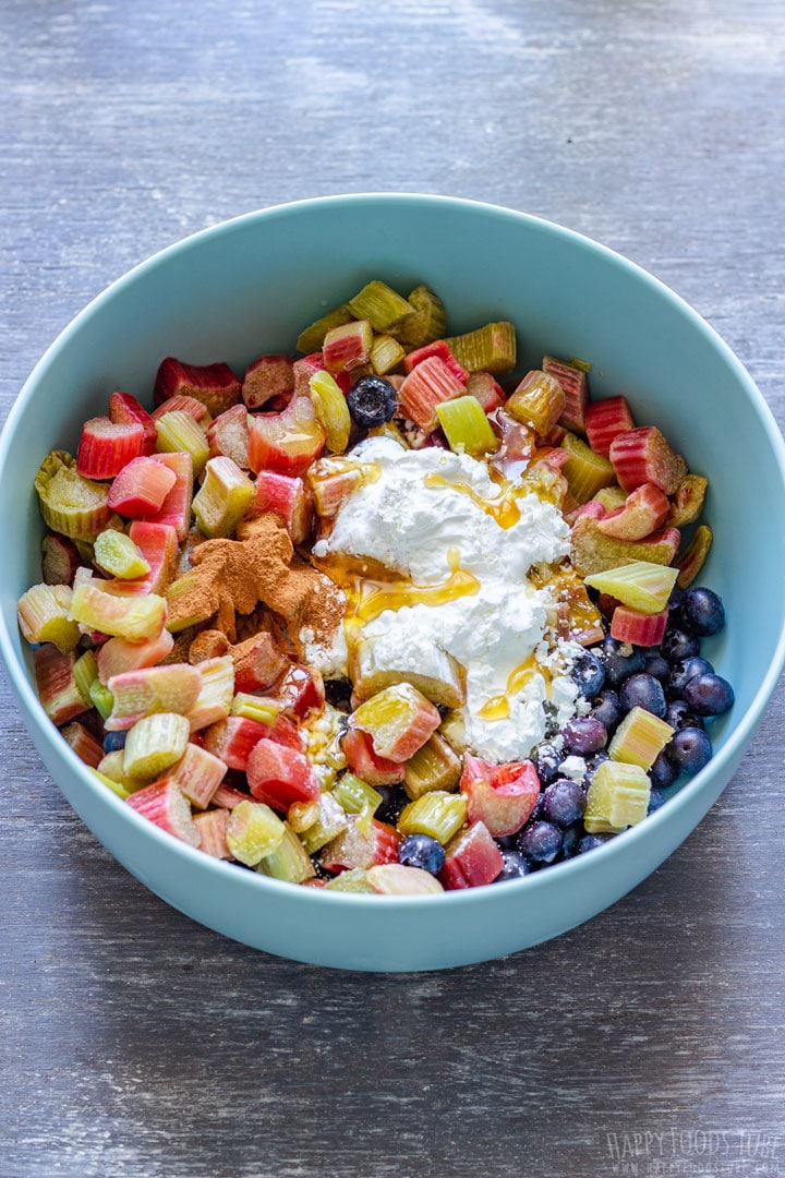 Ingredients of Blueberry Rhubarb Crisp