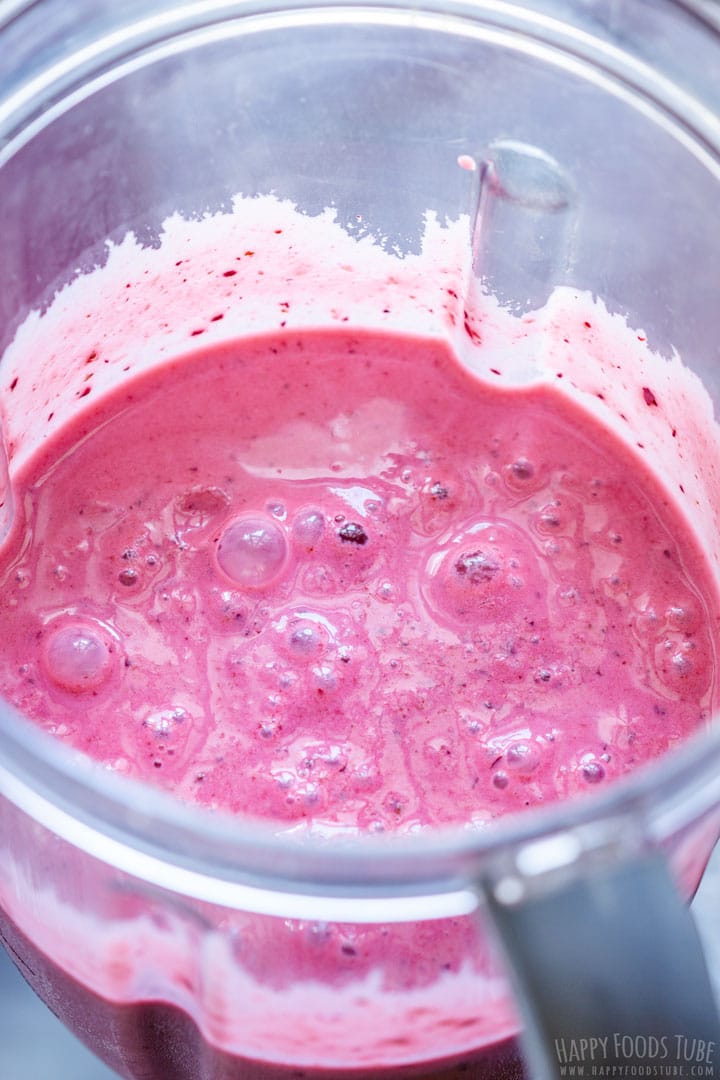 Mixed Berry Smoothie in the Blender