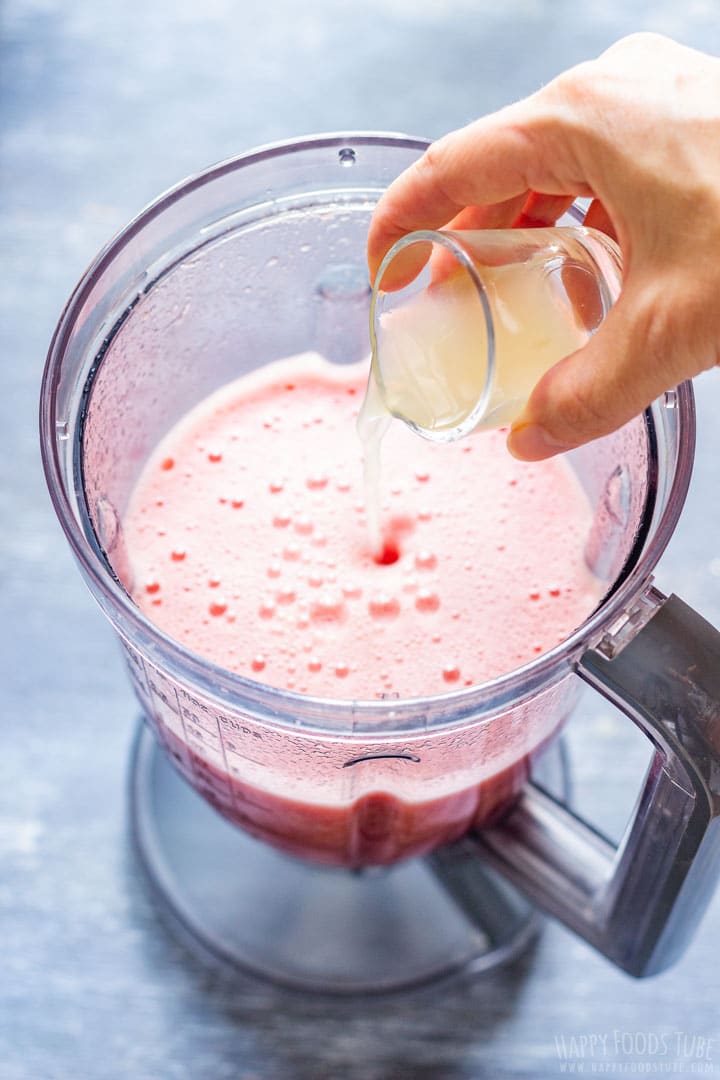 How to make Agua Fresca with Watermelon Step 2 - Add Fresh Lemon Juice