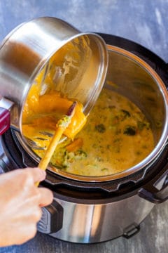 How to make broccoli cheese soup in instant pot step 3