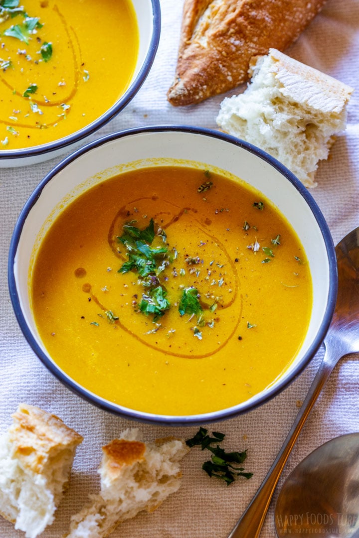 Vegetarian roasted carrot soup