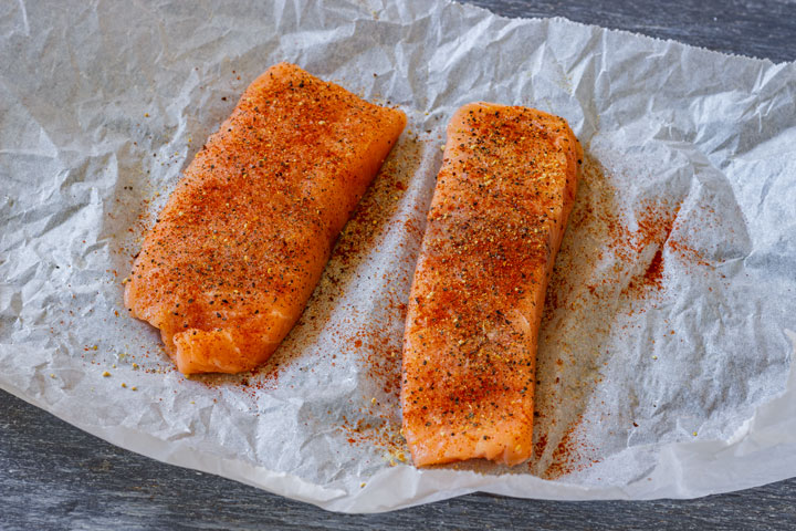 Seasoned salmon fillets