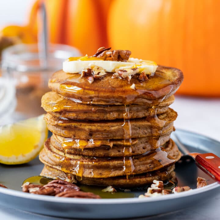Pumpkin spice pancakes picture.