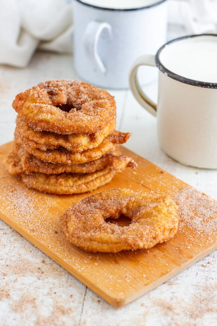 Fried apple rings made with apple slices dipped in a simple batter, deep-fried until golden and coated in cinnamon sugar. An easy apple dessert made with 2 large apples and simple pantry ingredients, ready in about 25 minutes.
