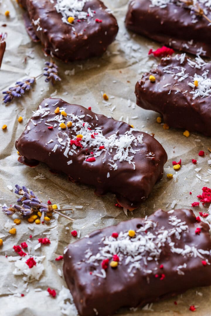 Homemade Bounty bars are easy no-bake chocolate coconut bars made with 4 ingredients and no condensed milk. A make-ahead Mounds-style coconut treat you can keep chilled in the fridge or freezer.